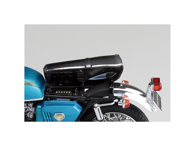 AOSHIMA、ホンダ「CB750 FOUR」の“砂型モデル”を1/12スケールで再現