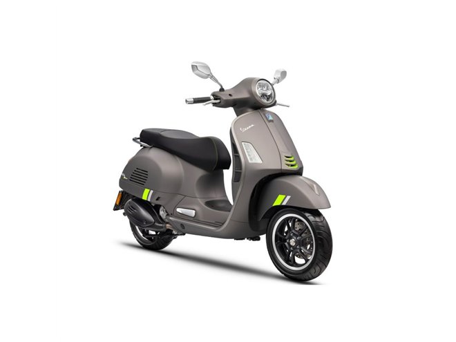 Vespa GTSmini 電動スクーター　12月23日まで送料こちらがもちます 楽天市場】電動乗用バイク 乗用玩具 電動 ベスパ GTS mini 簡単