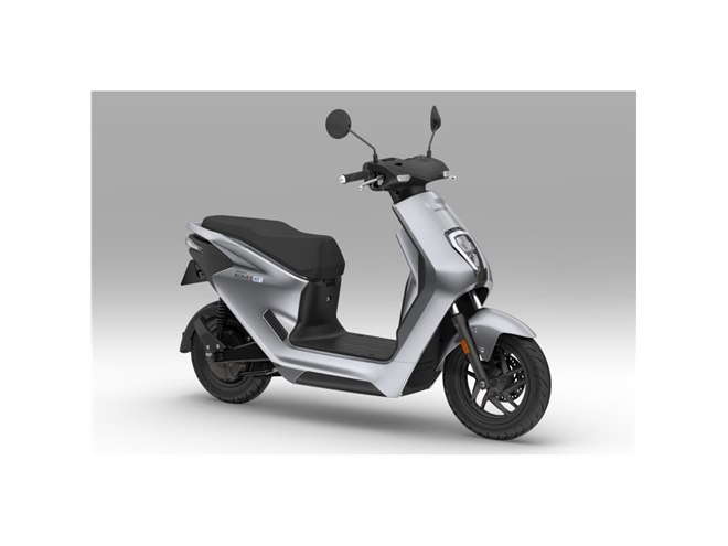 2023年 ホンダ EM1 e: 1977km 低走行 美車 純正リアボックス付 EM1 e:』はオプションアクセサリーでもっと便利に！トップボックス