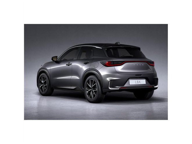 レクサスから新型コンパクトSUV「LBX」登場 日本では2023年秋以降の