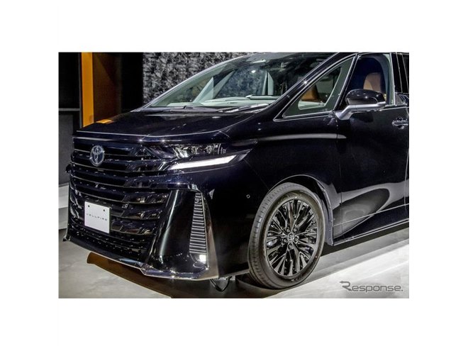 ヴェルファイア復権なるか？ 高級ミニバン市場を席巻する兄弟車が 