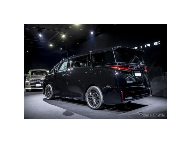 トヨタ ヴェルファイア 新型】漆黒メッキの外装とターボエンジンで