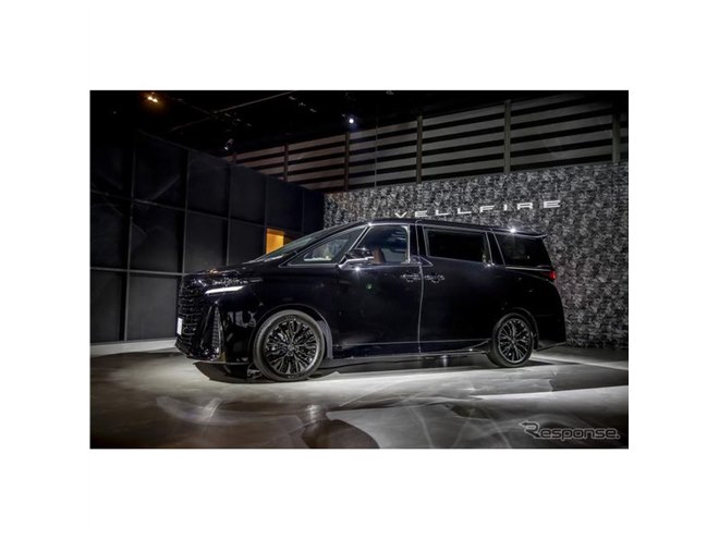 トヨタ ヴェルファイア 新型】漆黒メッキの外装とターボエンジンで