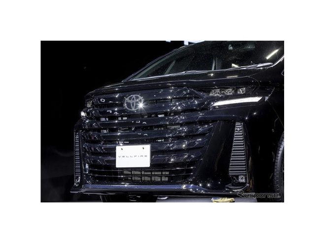 トヨタ ヴェルファイア 新型】漆黒メッキの外装とターボエンジンで