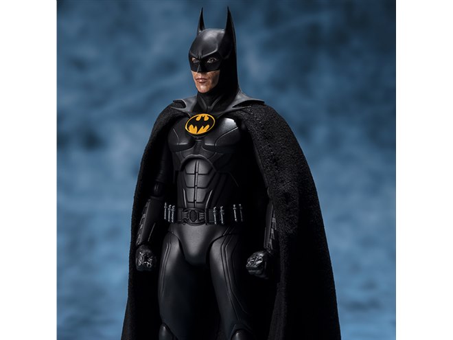 バンダイ、「バットマン」を「ザ・フラッシュ」の最新スーツで