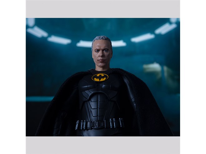バンダイ、「バットマン」を「ザ・フラッシュ」の最新スーツで