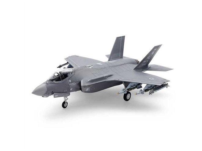 タミヤ、第5世代ジェット戦闘機「F-35A ライトニングII」模型を本日7/29発売 - 価格.com