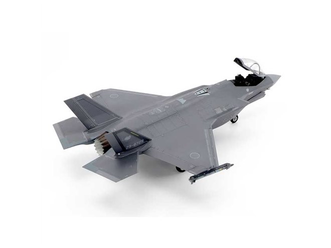 タミヤ、第5世代ジェット戦闘機「F-35A ライトニングII」模型を本日7