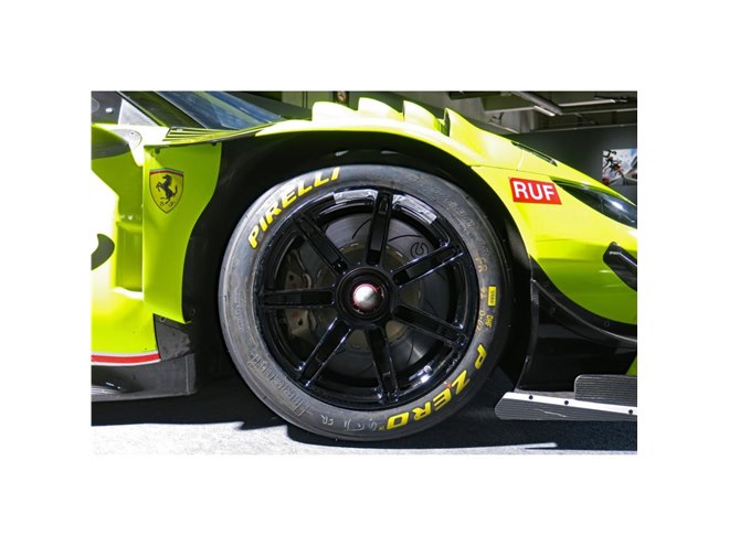 フェラーリが新型レーシングカー「296GT3」を日本初公開 - 価格.com