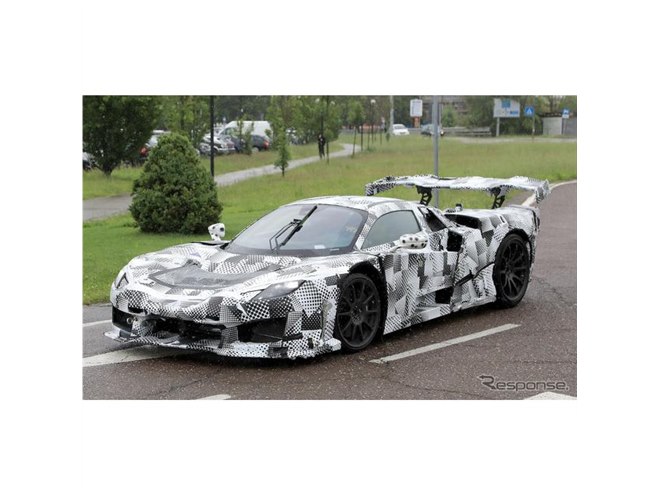 サイドミラーは「101匹ワンちゃん」？『ラ・フェラーリ』後継モデルは3