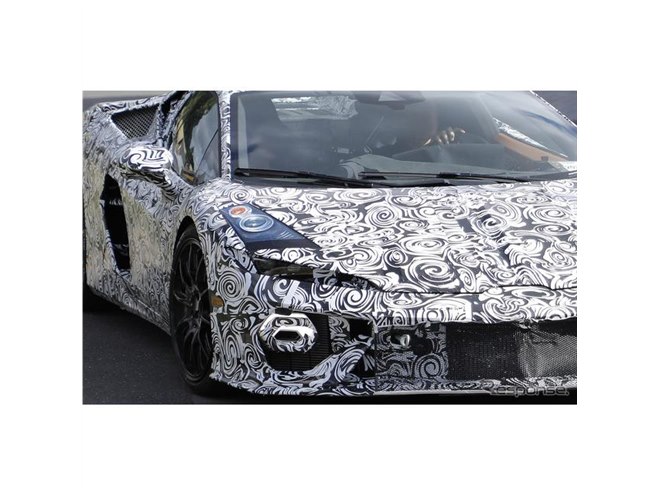 よく見たらシャープな目元！ランボルギーニ『ウラカン』後継車、V8
