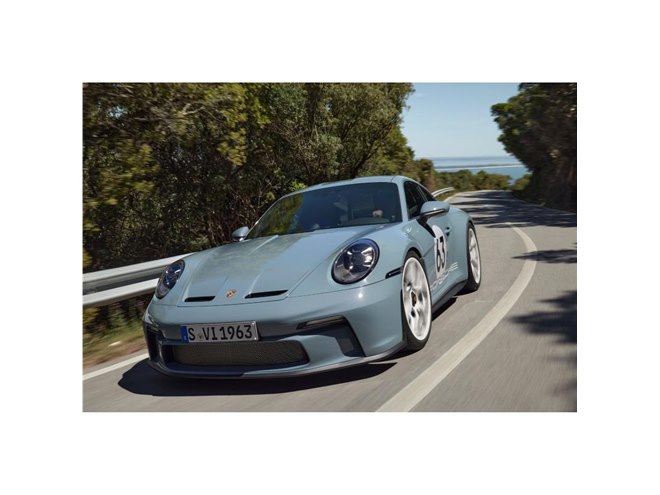 ポルシェ911」の60周年記念限定車「911 S/T」が登場 「GT3」ベースの超