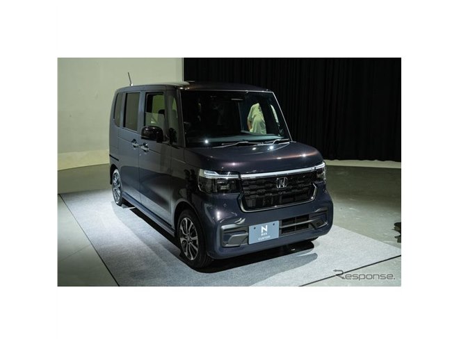 N-ボックスカスタム/ブラック ストライプデザイン グリル N-BOX Custom 特別仕様車 STYLE＋ BLACK ｜タイプ紹介｜N-BOX