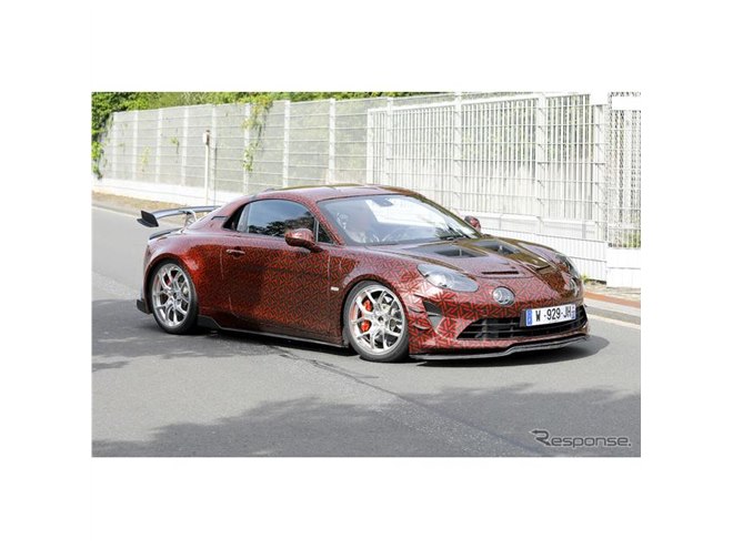 これがアルピーヌ『A110』最終章か…？ 時速300km超えの究極モデルを