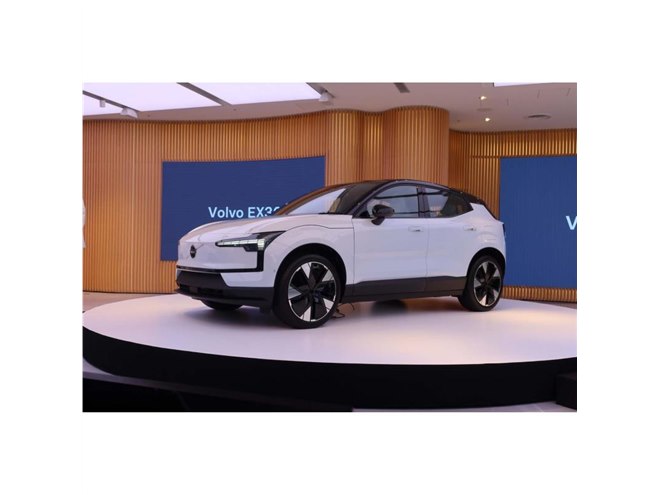 ボルボの新型電気自動車「EX30」が上陸 2023年内にもデリバリー開始