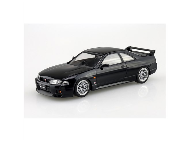 AOSHIMA、カスタムホイール＆タイヤ仕様の「R33スカイラインGT-R