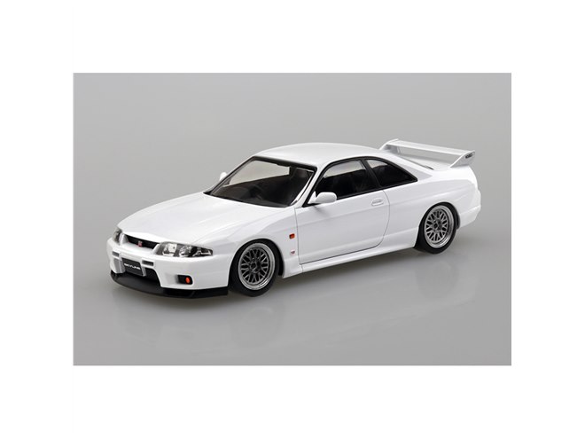 AOSHIMA、カスタムホイール＆タイヤ仕様の「R33スカイラインGT-R」4色
