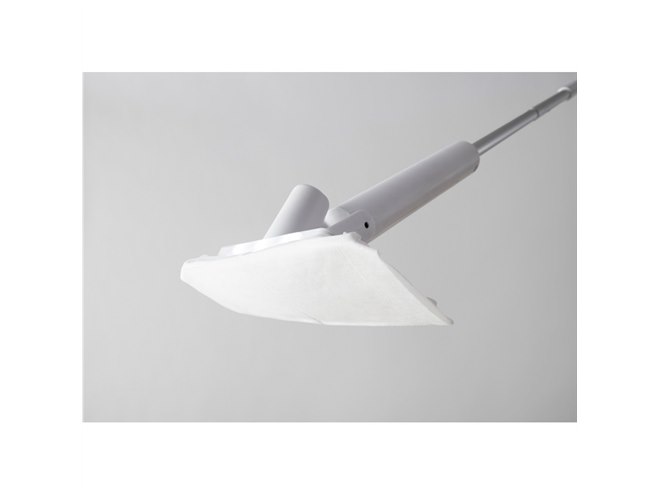 アイリスオーヤマ、毎分約1000回の前後振動で水拭きできる「電動フロア