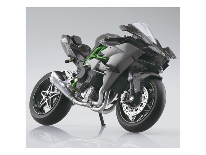 1/12スケールのKAWASAKI「Ninja H2R/H2 CARBON」2019年モデル、4,070円