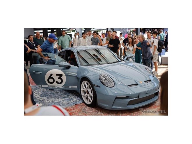【希少】ポルシェ 911 992 右 ヘリテージデザインコニャック純正トリム一式 ポルシェ 911 の60周年記念車、軽量仕様『S/T』に「ヘリテージデザイン