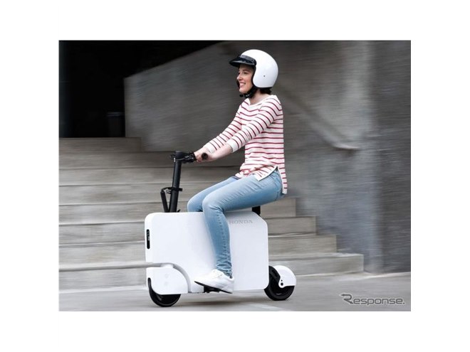 ホンダ『モトコンポ』が電動スクーターとして再来…ハンドルや