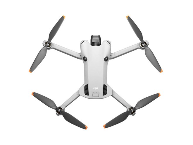 DJI、カメラ搭載の折りたたみ式ミニドローン新モデル「DJI Mini 4 Pro