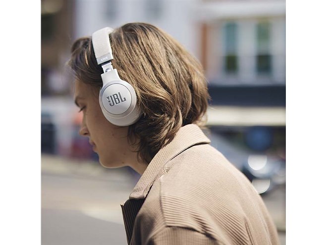 JBL、補正付きノイキャン機能を搭載したヘッドホン「LIVE770NC JBL、補正付きノイキャン機能を搭載したヘッドホン「LIVE770NC