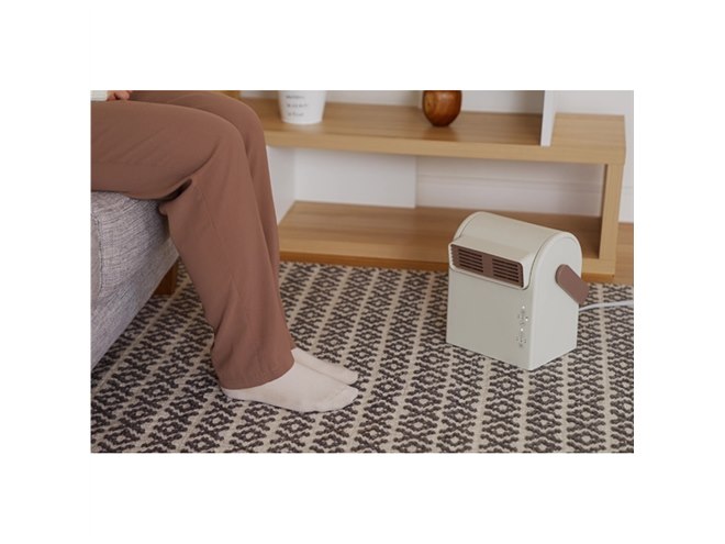 ドウシシャ、衣類乾燥もできる大風量セラミックヒーター「Pocara Swing