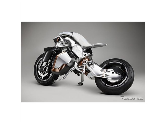 ヤマハが3輪EVオープンカー出展、最新の自律走行バイクなど6モデルも初