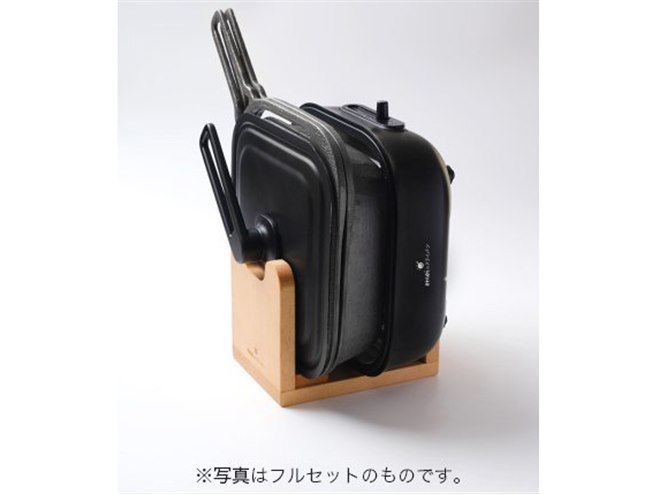 ドウシシャ×石川鋳造、直火やオーブンでも使用できる鉄フライパンと