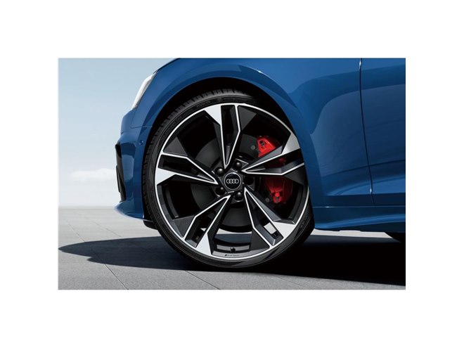 RS」モデルを想起させる「アウディA4／A5」の限定車「Sライン