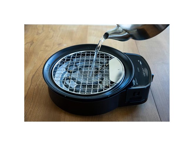 囲炉裏がモチーフ、“食卓を囲みたくなる”卓上調理家電「おうちいろり