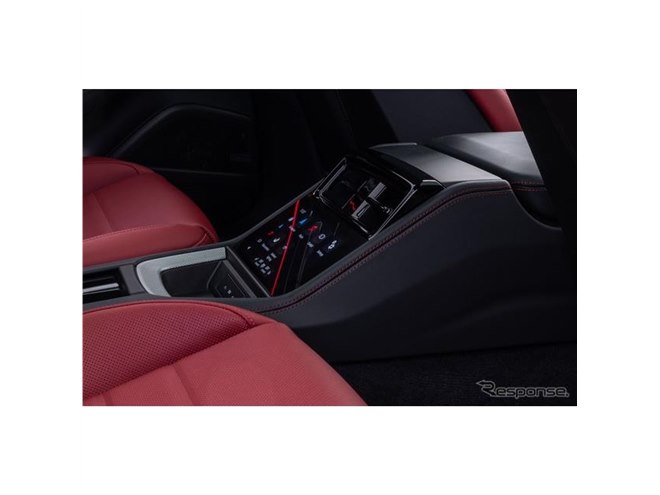 ポルシェ『パナメーラ』新型、内装を先行公開…実車は11月24日発表予定