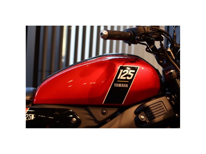 ヤマハがネオレトロな新型バイク「XSR125 ABS」を発表 - 価格.com
