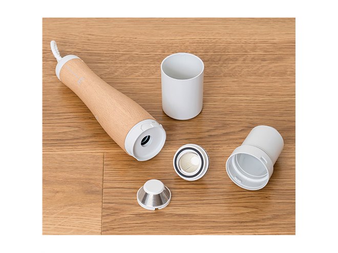 見せ置きできる”木目調スティッククリーナーが本日12/1発売