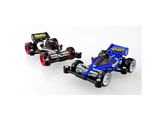 ミニ四駆」アバンテJr.をトミカで再現、タカラトミー×タミヤコラボで1