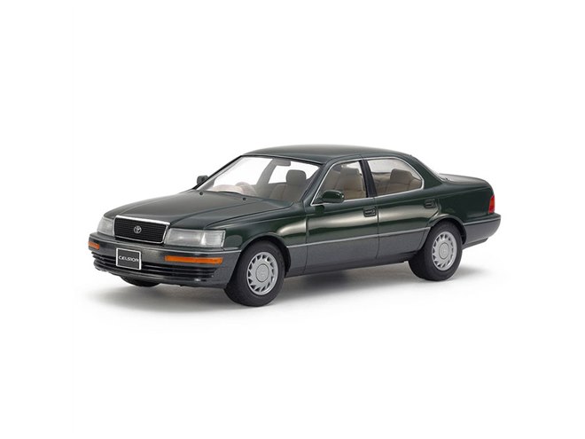 タミヤ、V8エンジンも再現した「1/24 トヨタ セルシオ（UCF11