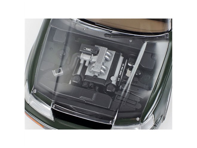 タミヤ、V8エンジンも再現した「1/24 トヨタ セルシオ（UCF11