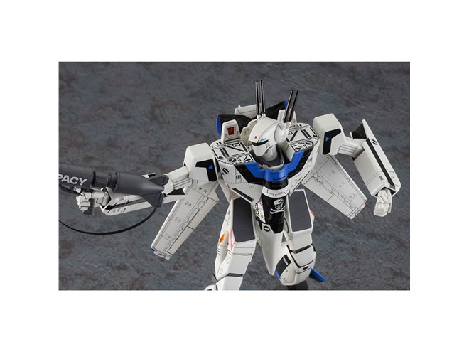マクロスより、マックスが搭乗する「VF-1S バルキリー