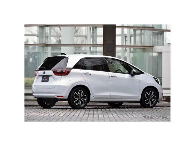 スズキ スイフト 新型】対フィット、スペック比較…パワートレインと