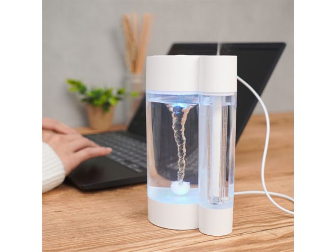 グラデーションに光るLED搭載、タンク内の水が渦を巻く