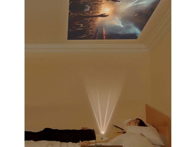 手のひらサイズ「ゴロジェクター」発売、バッテリー内蔵で壁や天井に