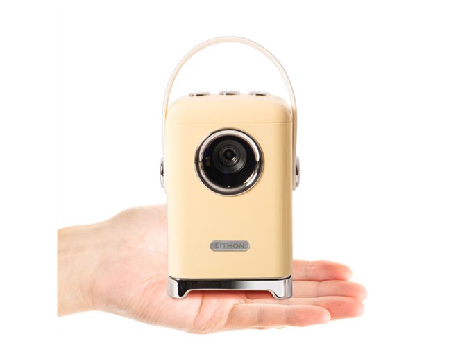 ゴロジェクター 手のひらサイズ「ゴロジェクター」発売、バッテリー内蔵で壁や