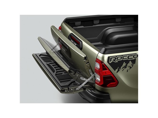 トヨタが「ハイラックス」に特別仕様車「Z“Revo ROCCO Edition