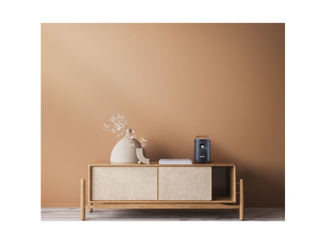 ASUS、960LEDルーメンの明るさを備えた短焦点プロジェクター「ZenBeam