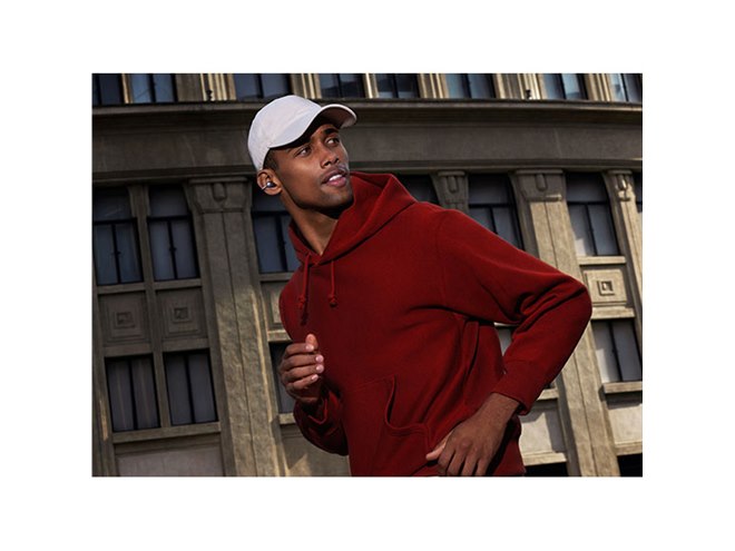 ファーウェイ、イヤーカフ型イヤホン「HUAWEI FreeClip」を本日2月20日