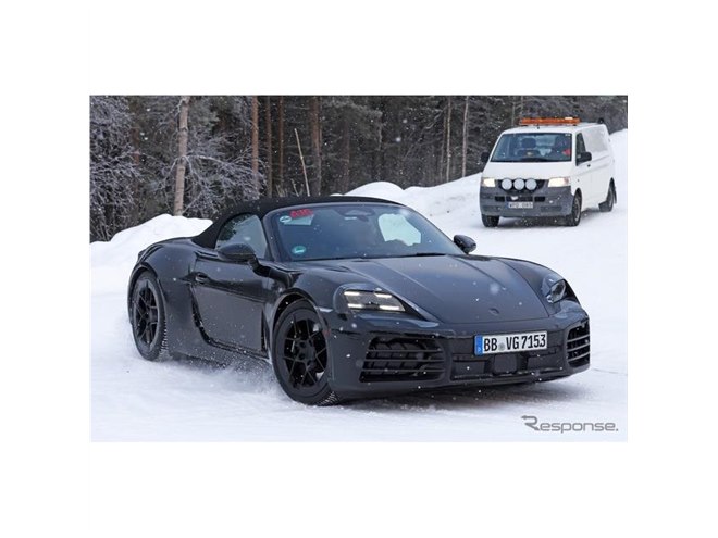 ポルシェ『ボクスターEV』ついに量産型を激写！ 初の全輪駆動は400馬力