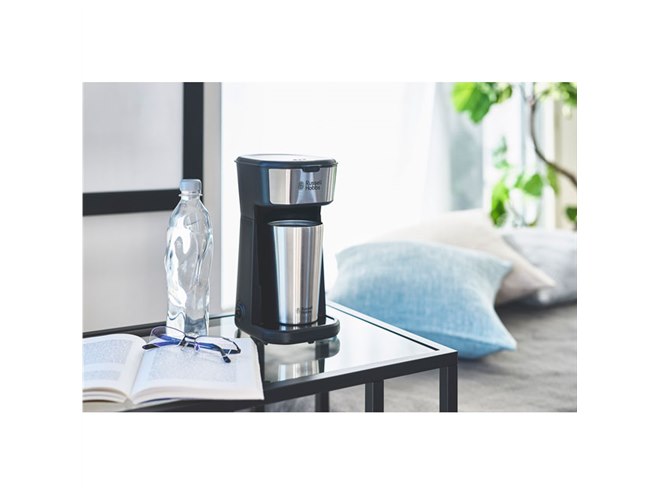 専用タンブラーに直接コーヒーを注ぐ「タンブラードリップ」が 専用タンブラーに直接コーヒーを注ぐ「タンブラードリップ」が
