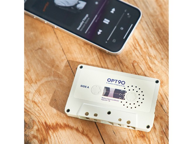 レトロな5色展開のカセットテープ型Bluetoothスピーカー、3,960