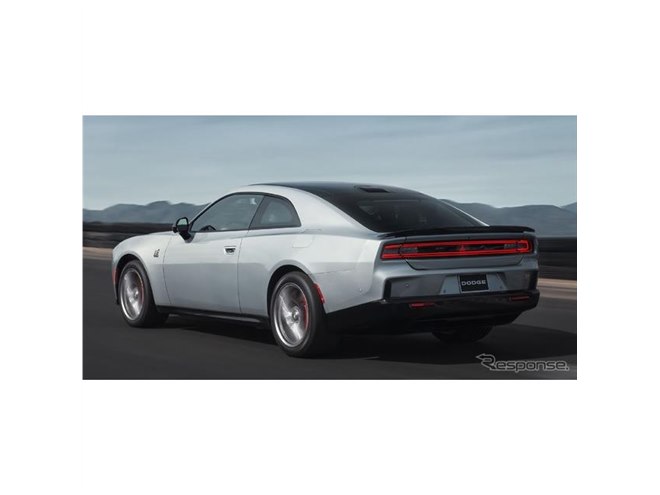 世界初の電動マッスルカー、『チャージャー』新型は670馬力…ダッジが